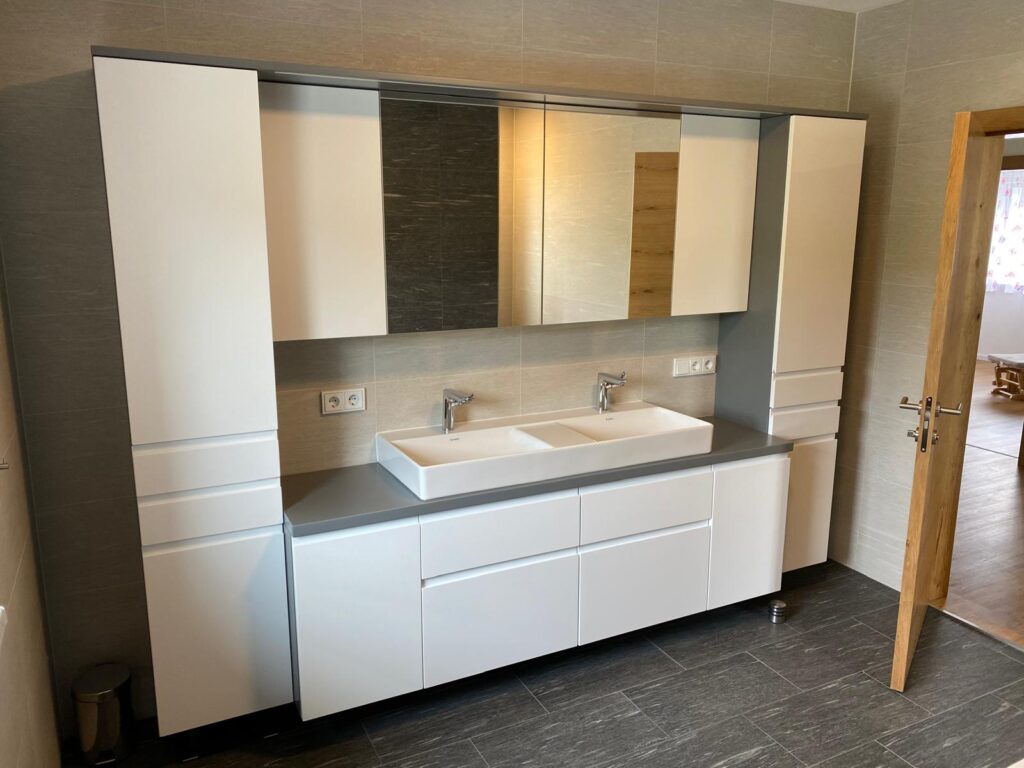 ITB: Badezimmer komplett ausgestattet und installiert