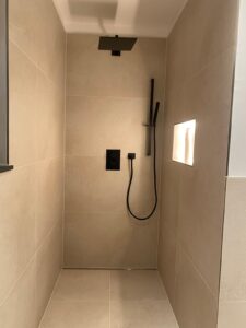 ITB: hochwertige Dusche professionell installiert